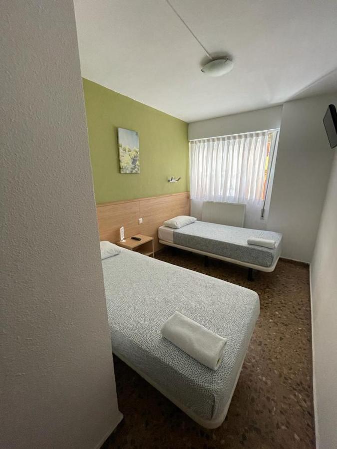Hostal Milmarcos Zaragoza Bagian luar foto