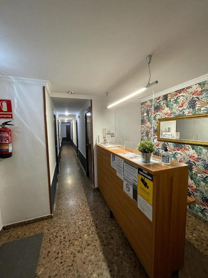 Hostal Milmarcos Zaragoza Bagian luar foto