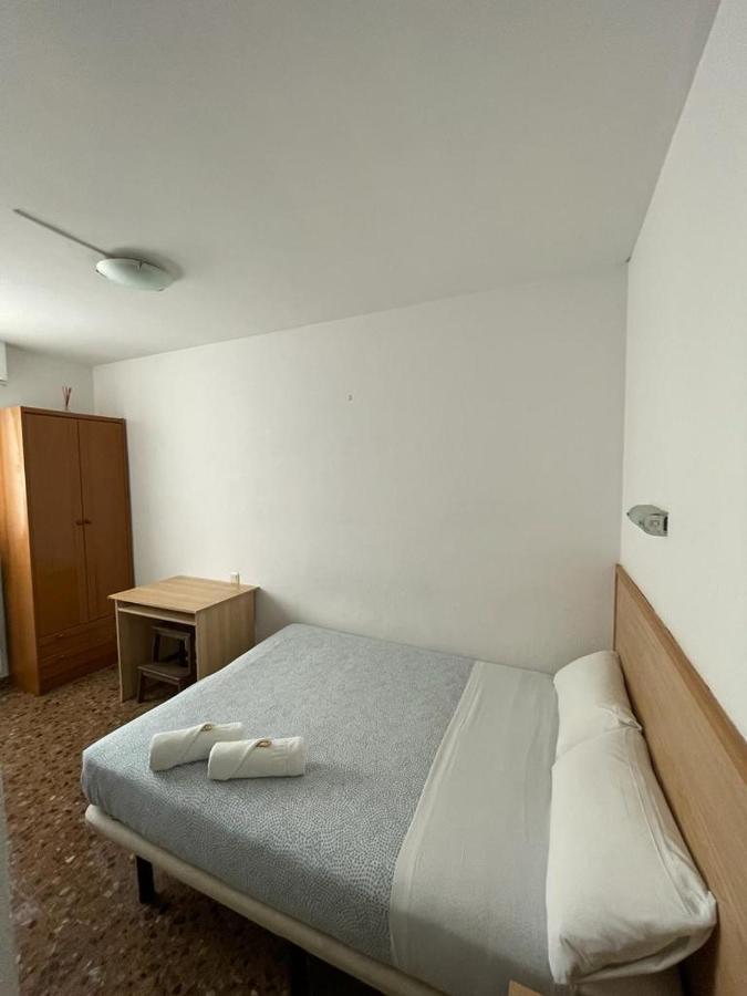Hostal Milmarcos Zaragoza Bagian luar foto