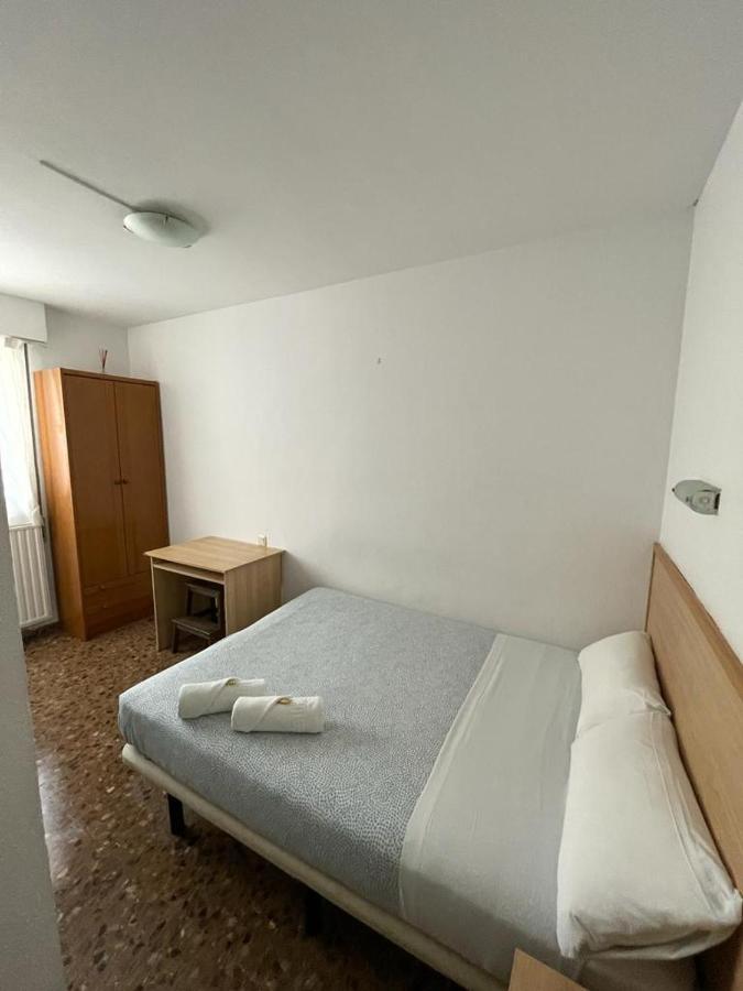 Hostal Milmarcos Zaragoza Bagian luar foto