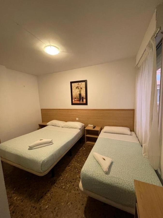 Hostal Milmarcos Zaragoza Bagian luar foto