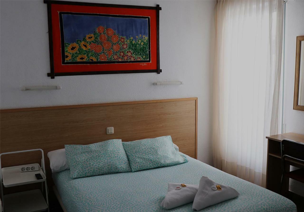 Hostal Milmarcos Zaragoza Bagian luar foto