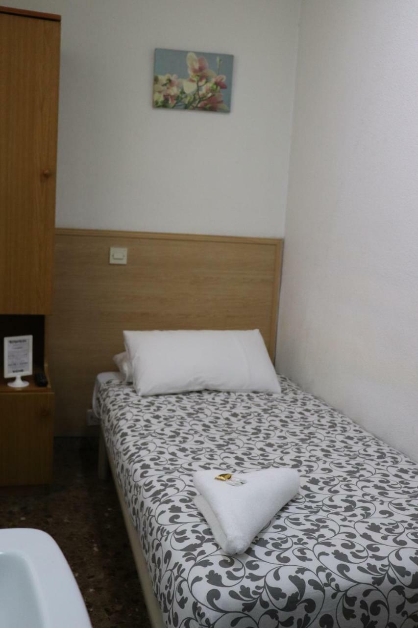 Hostal Milmarcos Zaragoza Bagian luar foto